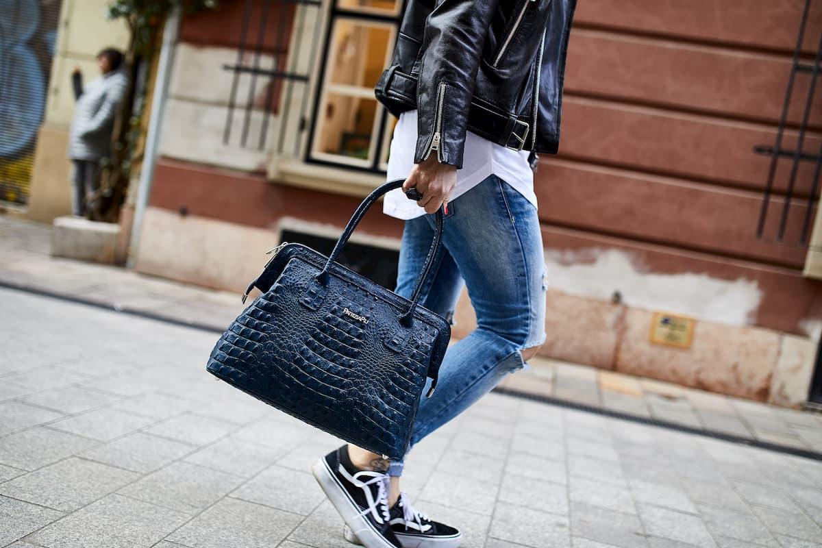 Classic Blue - Az év színe 2020