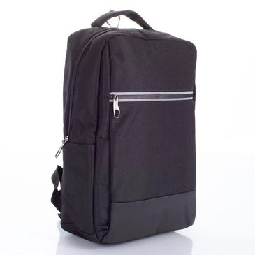 Fedélzeti méretű laptophátizsák  USB csatlakozóval
