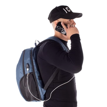 Számzáras Fedélzeti méretű laptophátizsák  USB csatlakozóval