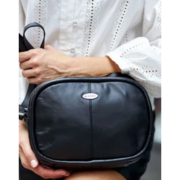 Valódi bőr Női oldaltáska fekete színben