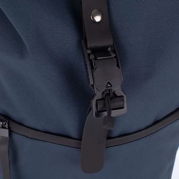 Sötétkék többzsebes hátizsák