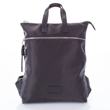 Sokzsebes vízálló női hátizsák fekete színben