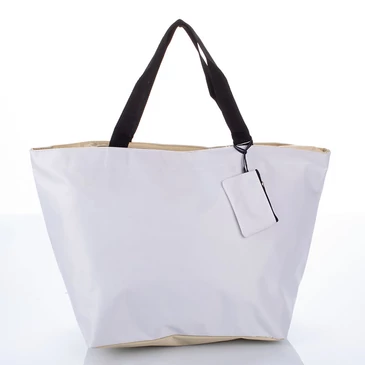 Sokzsebes női táska vízlepergető anyagból