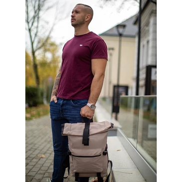 Bézs vízálló többzsebes laptoptartós hátizsák