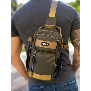 Sokzsebes Testtáska fekete színben