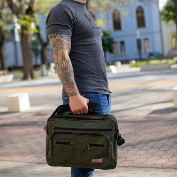 AdventureR Férfi válltáska Khakizöld színben 