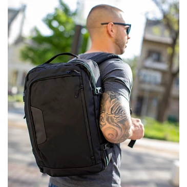 3- Funkciós Utazó Hátizsák, WizzAir méretű 40x30x20cm, Fekete Színben