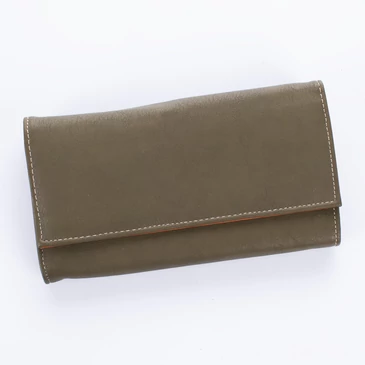 Zöld színű brifkó pénztárca