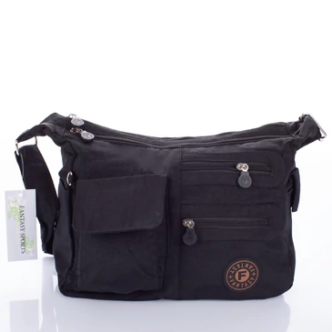 Fantasy női oldaltáska fekete színben 