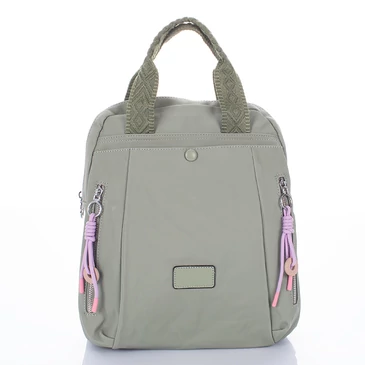 Sokzsebes vízálló női hátizsák pisztácia színben