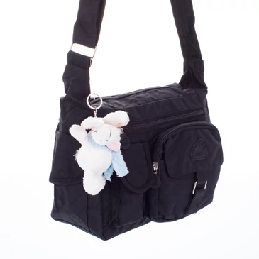 Angel sokzsebes női oldaltáska fekete színben ajándék kulcstartóval