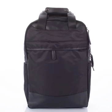 Fekete vízálló többzsebes hátizsák