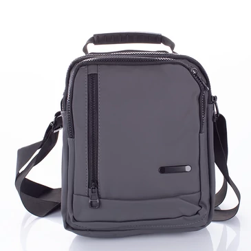 Vízálló praktikus férfi oldaltáska 