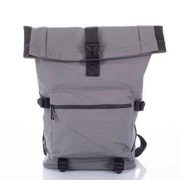 Fekete vízálló többzsebes laptoptartós hátizsák