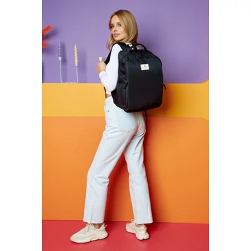 Laptoptartós városi hátizsák Fekete színben
