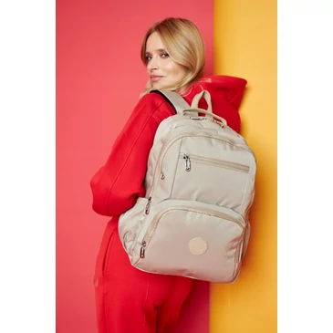 Tágas Sokzsebes Női hátizsák bézs színben