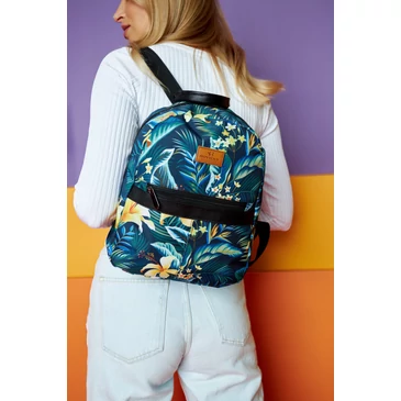 Tágas női városi hátizsák divatos mintában