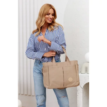 Nagyméretű női válltáska hosszúpánttal