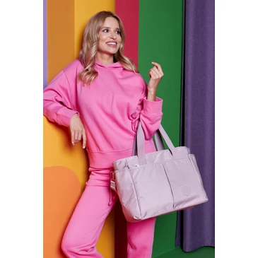 Nagyméretű női válltáska hosszúpánttal