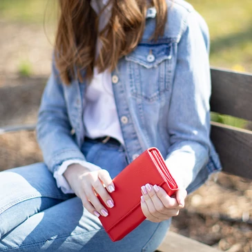 Zöld színű brifkó pénztárca