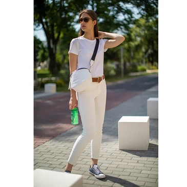 Keresztpántos női oldaltáska fuchsia színben 