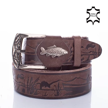 Horgász öv ponty mintával sötétbarna színben 135 cm