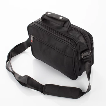 Férfi válltáska fekete színben