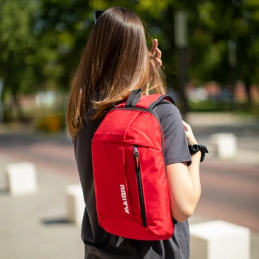 Sportos KOMPAKT HÁTIZSÁK Piros színben