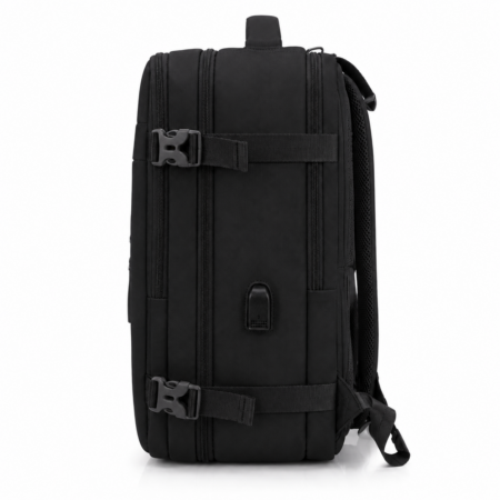 Vízálló Laptoptartós Utazó Hátizsák USB csatlakozóval WizzAir-Ryanair méretű 40x30x20 cm fekete színben