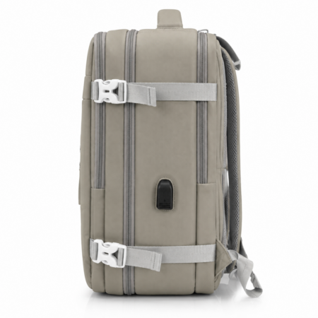 Vízálló Laptoptartós Utazó Hátizsák USB csatlakozóval WizzAir-Ryanair méretű 40x30x20 cm szürke színben