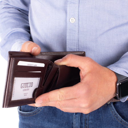 Bőr férfi pénztárca Autós mintával RFID rendszerrel Díszdobozban ( 8 kártyatartó )