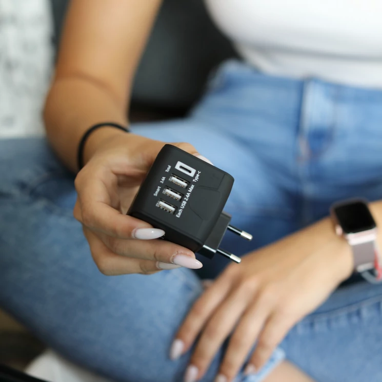 Utazási kiegészítők Világ adapter USB Töltővel Kék