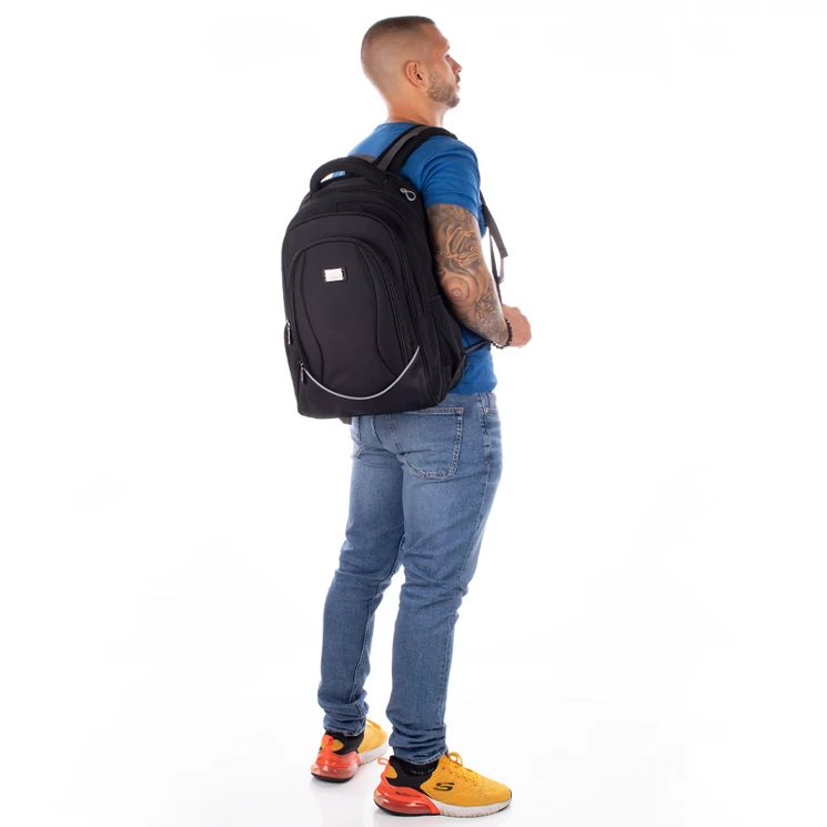 Laptoptartós Ultraerős hátizsák fekete színben