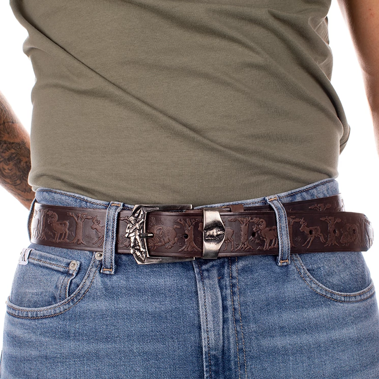 Vadász öv vaddisznó mintával barna színben 135 cm-től 90 cm-ig