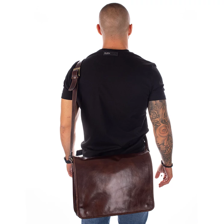 Valódi bőr férfi oldaltáska barna színben