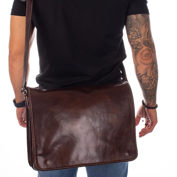 Valódi bőr férfi oldaltáska barna színben