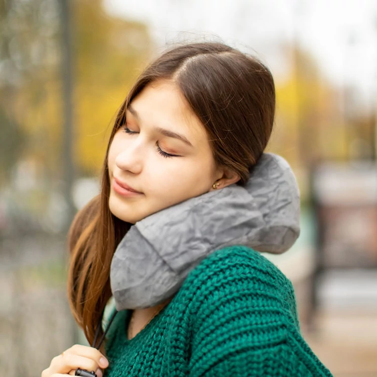 Memóriahabos nyakpárna szürke színben