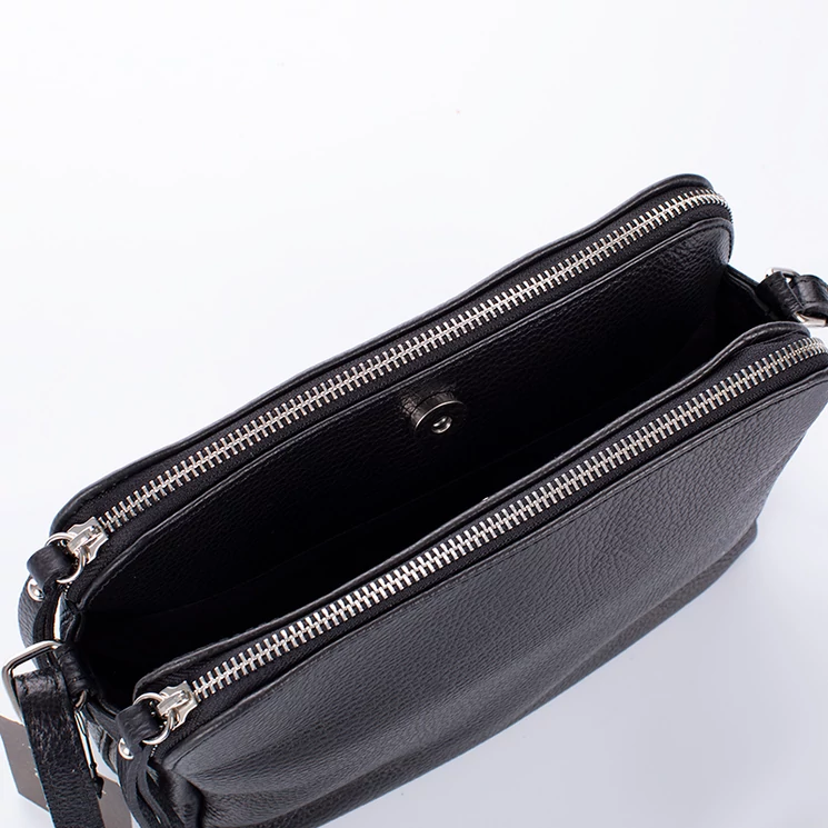 Valódi bőr női oldaltáska fekete színben