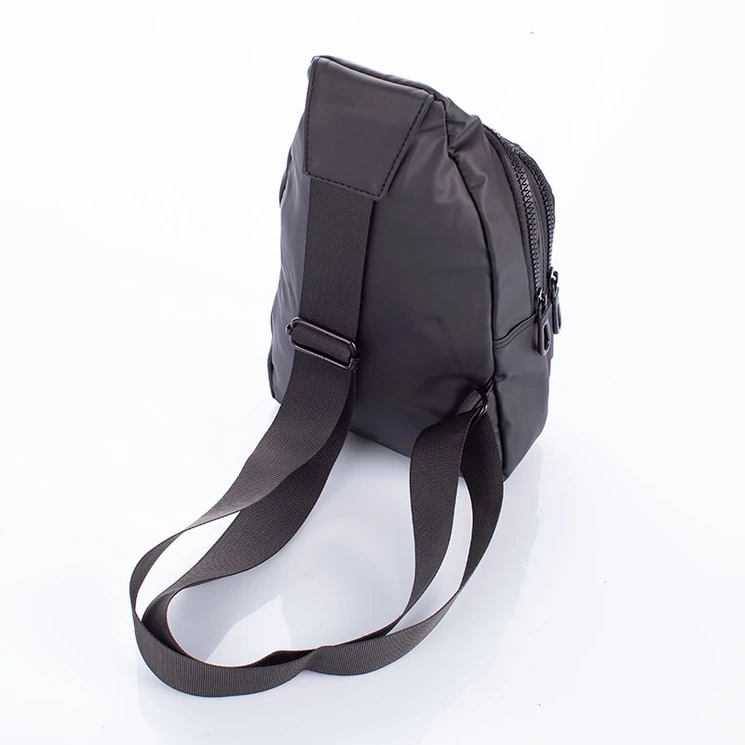 Testtáska szürke színben