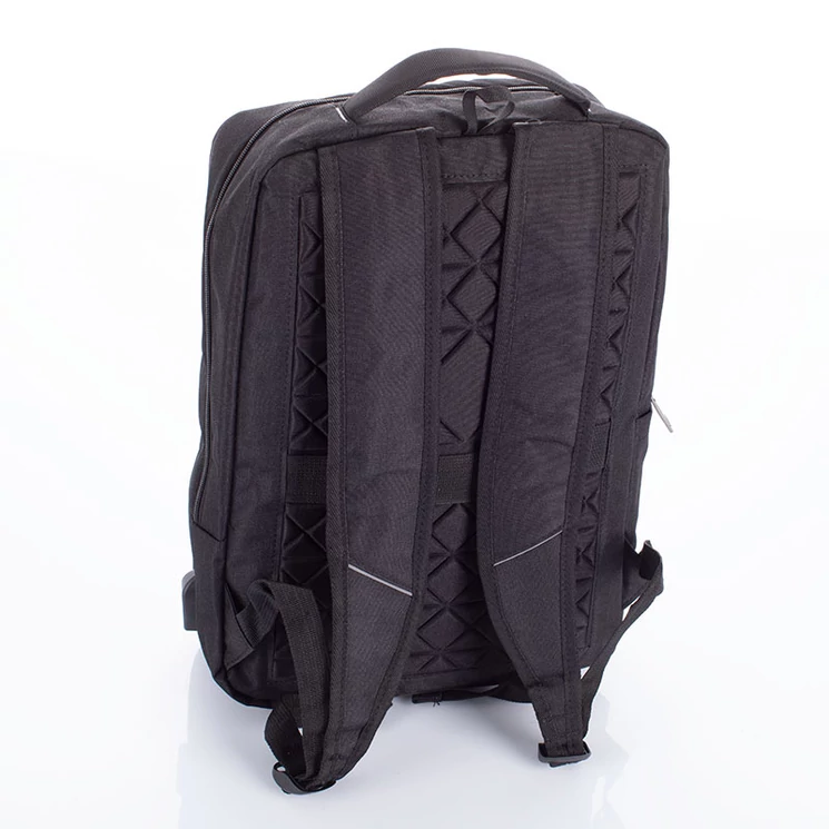 Fedélzeti méretű laptophátizsák  USB csatlakozóval