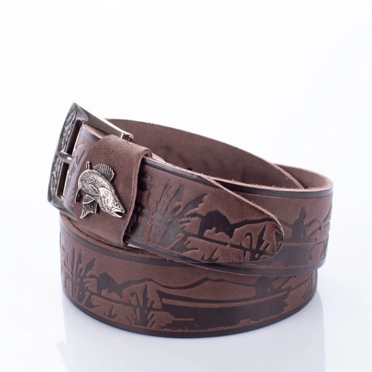 Horgász öv süllő mintával sötétbarna színben 135 cm-től 90 cm-ig