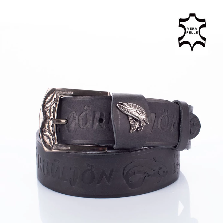 Horgász öv csuka mintával fekete színben 135 cm-től 90 cm-ig