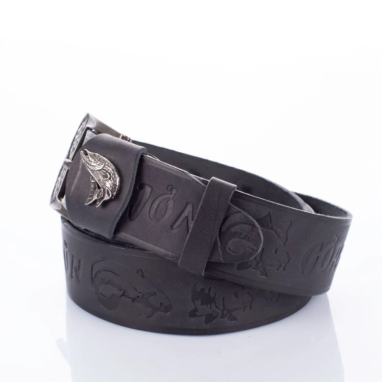 Horgász öv csuka mintával fekete színben 135 cm-től 90 cm-ig