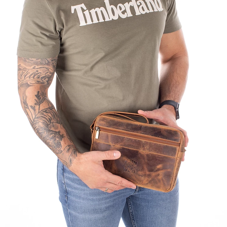 Wild valódi bőr autóstáska barna színben