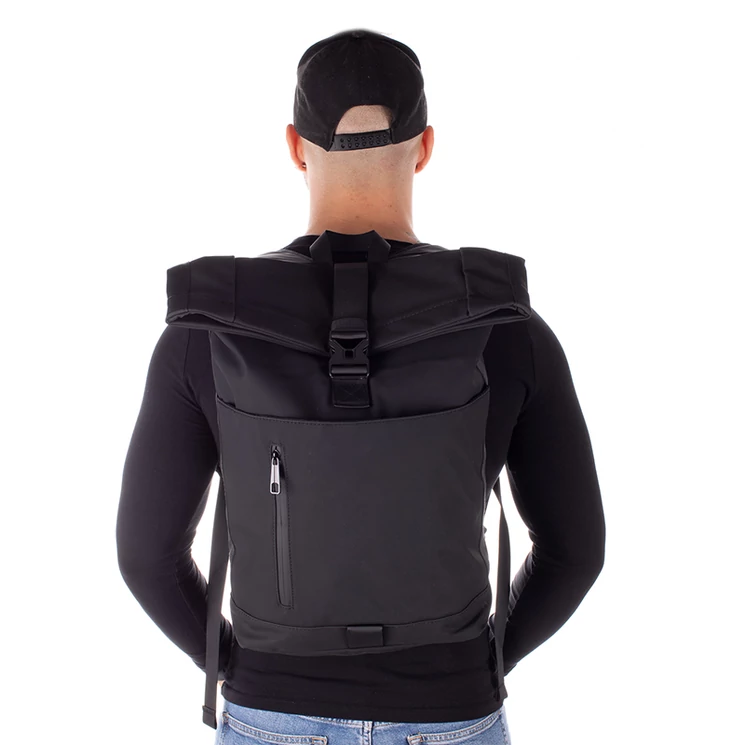 Fekete vízálló többzsebes laptoptartós hátizsák