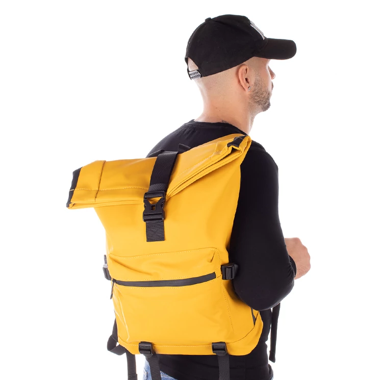 Sárga vízálló többzsebes laptoptartós hátizsák