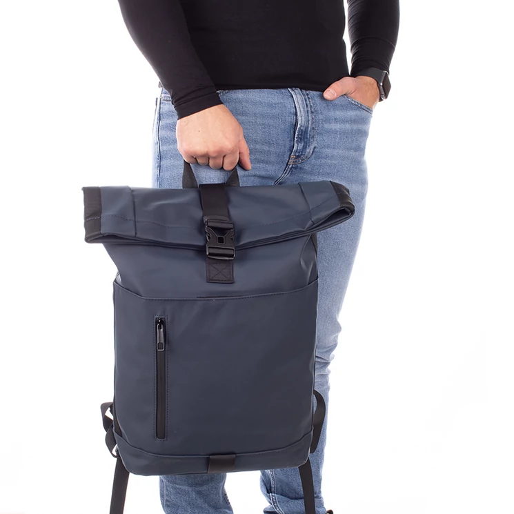 Sötétkék vízálló többzsebes laptoptartós hátizsák