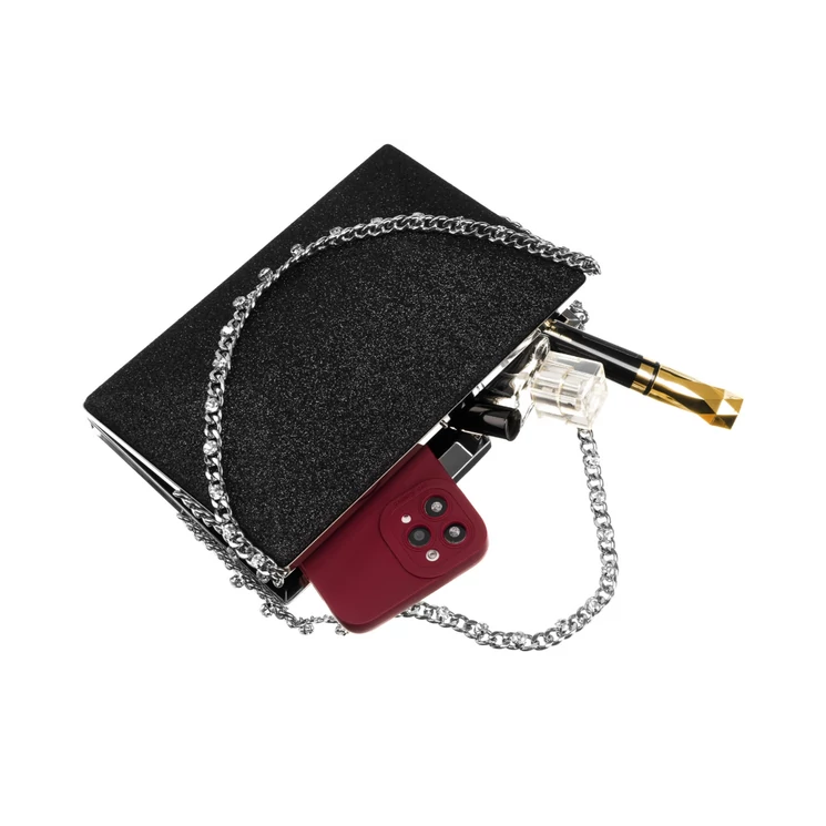 Láncos női alkalmi táska Fekete színben