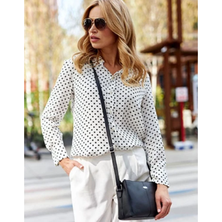 Elegáns Valódi bőr női oldaltáska fekete színben