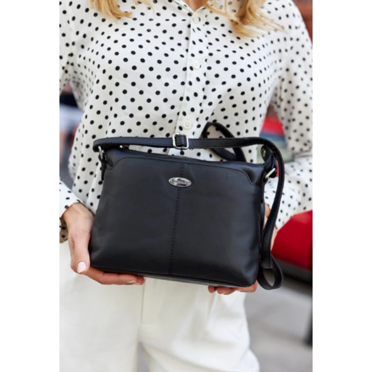 Elegáns Valódi bőr női oldaltáska fekete színben